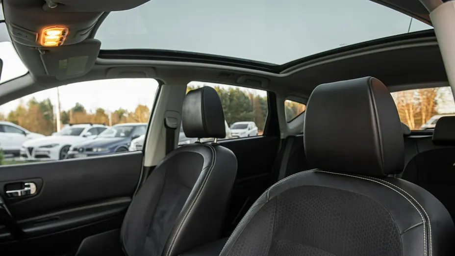 NISSAN Qashqai -