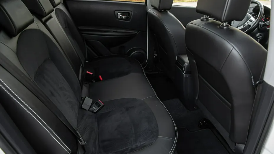 NISSAN Qashqai -