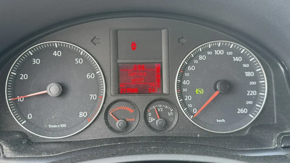 VOLKSWAGEN Golf -