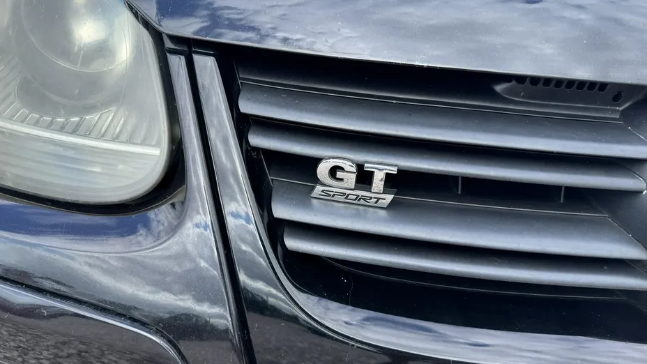 VOLKSWAGEN Golf -