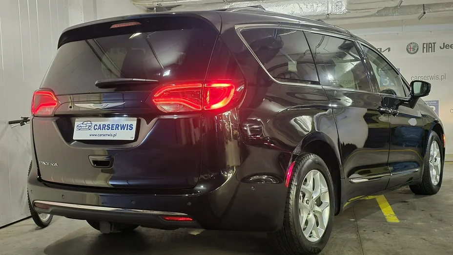 CHRYSLER Pacifica -
