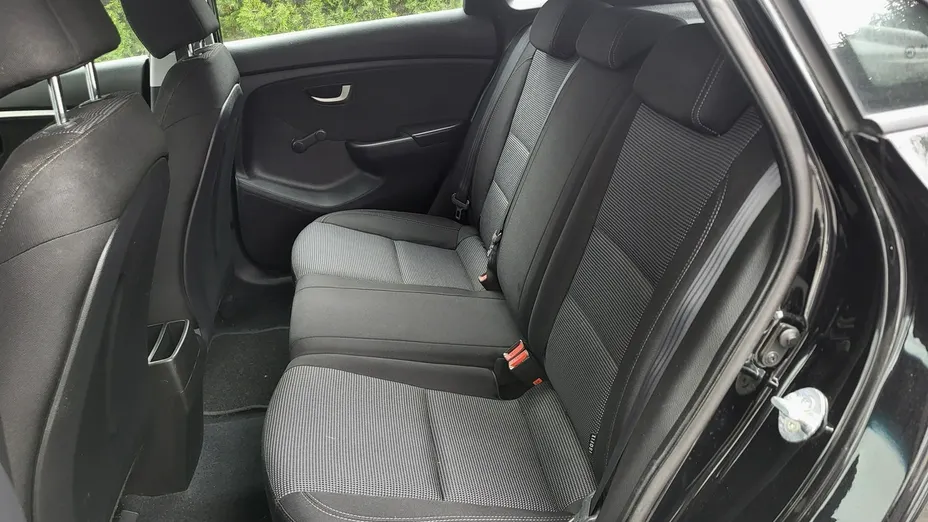 HYUNDAI i30 -
