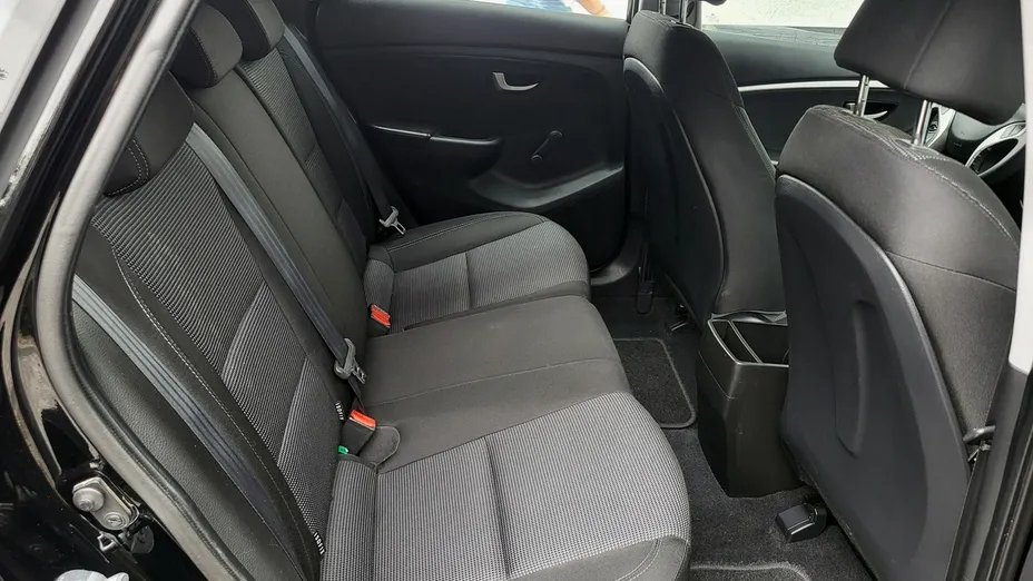 HYUNDAI i30 -