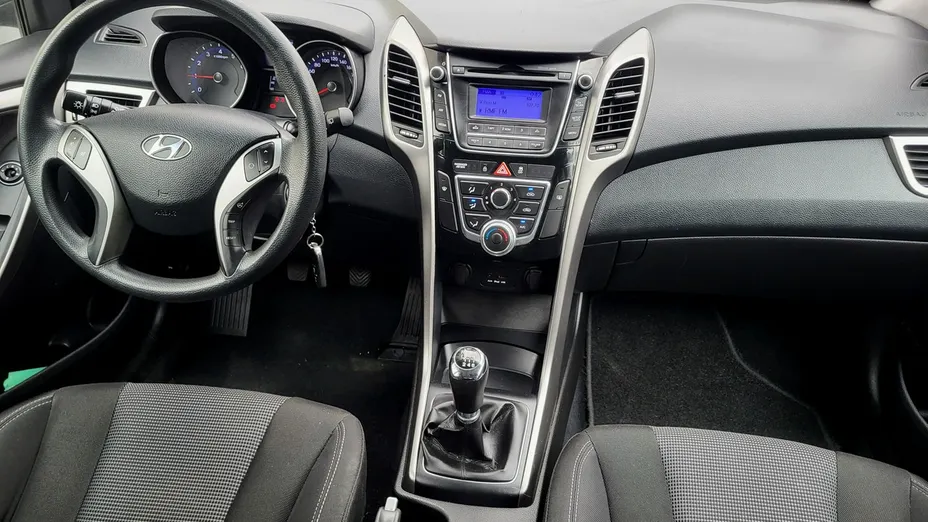 HYUNDAI i30 -