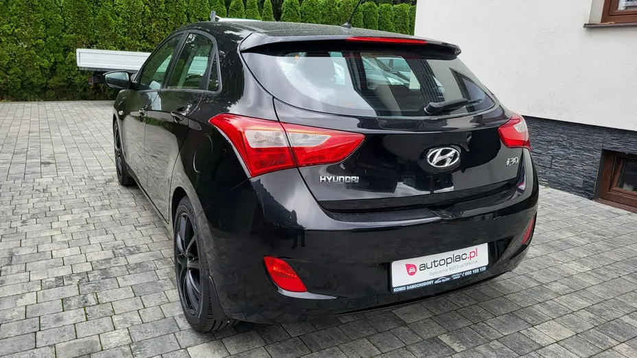 HYUNDAI i30 -