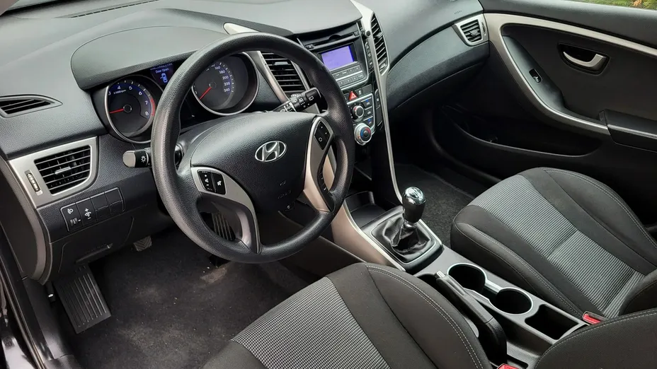 HYUNDAI i30 -