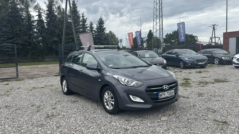 HYUNDAI i30 -
