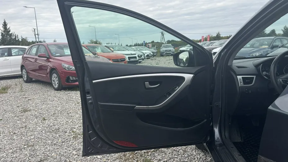 HYUNDAI i30 -