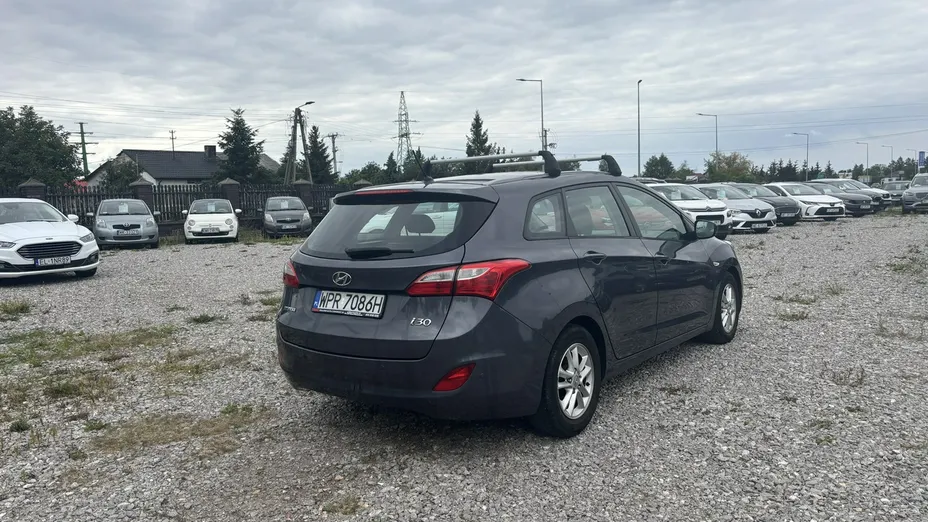 HYUNDAI i30 -