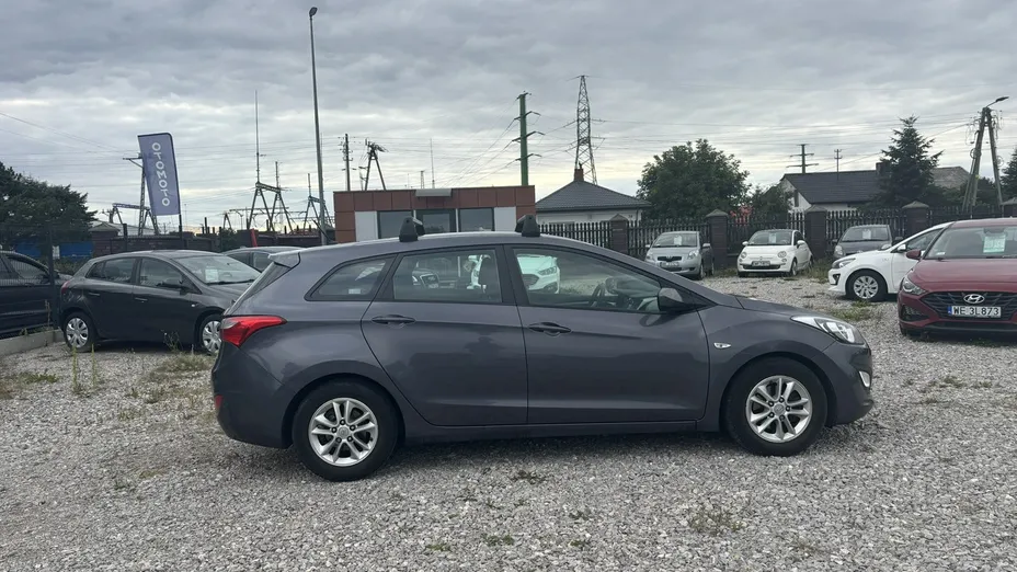 HYUNDAI i30 -