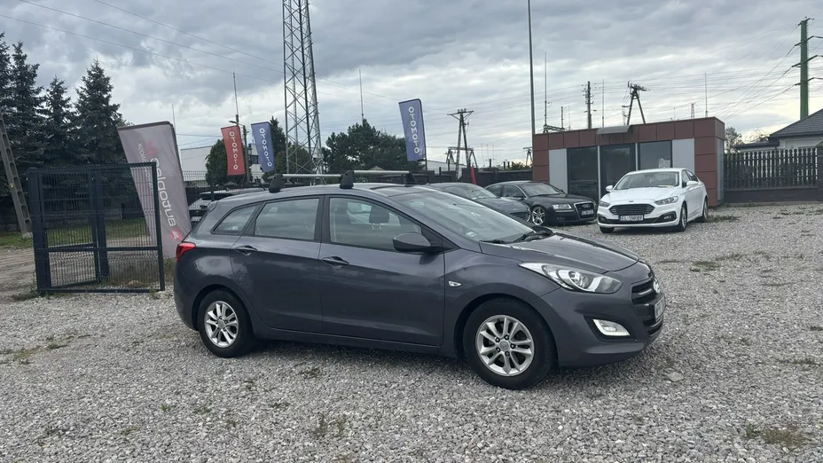 HYUNDAI i30 -