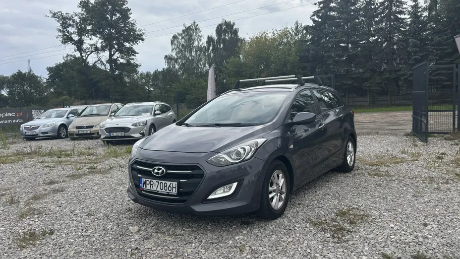 HYUNDAI i30 -