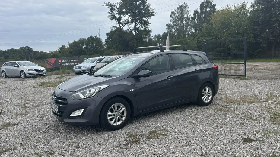 HYUNDAI i30 -