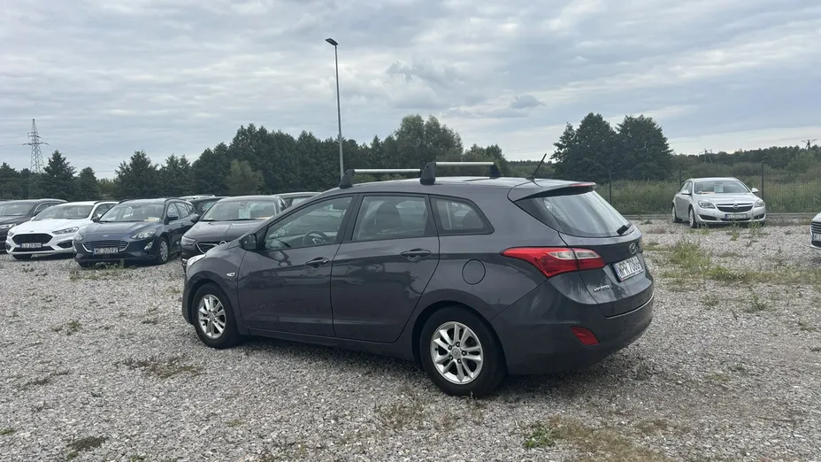HYUNDAI i30 -