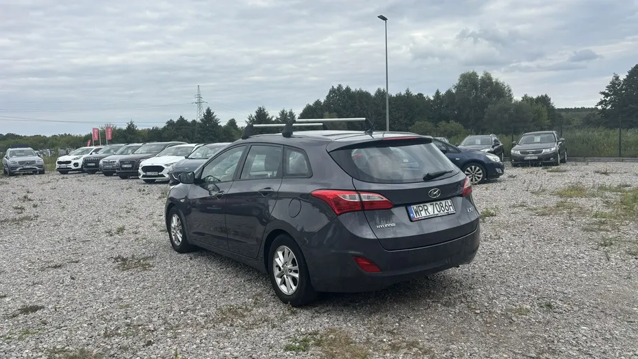 HYUNDAI i30 -