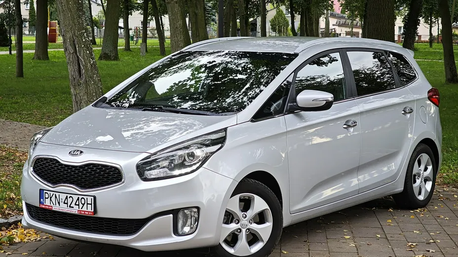 KIA Carens -