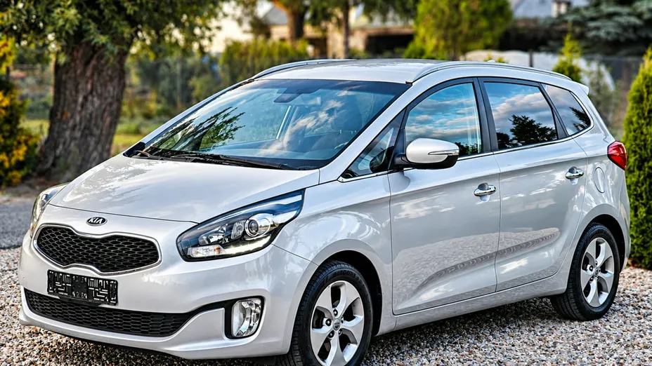 KIA Carens -