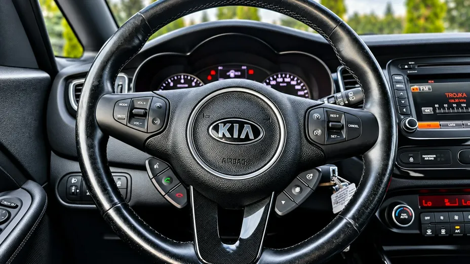 KIA Carens -