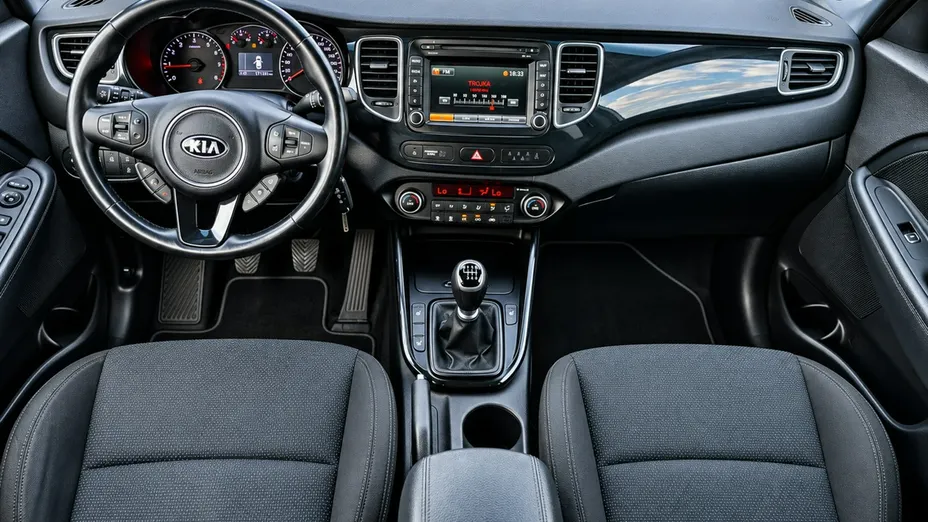 KIA Carens -
