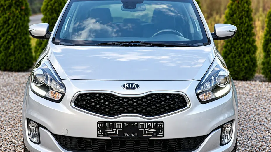 KIA Carens -