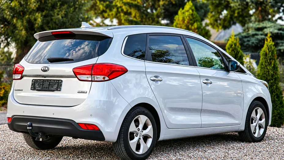 KIA Carens -