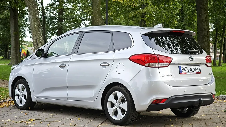 KIA Carens -