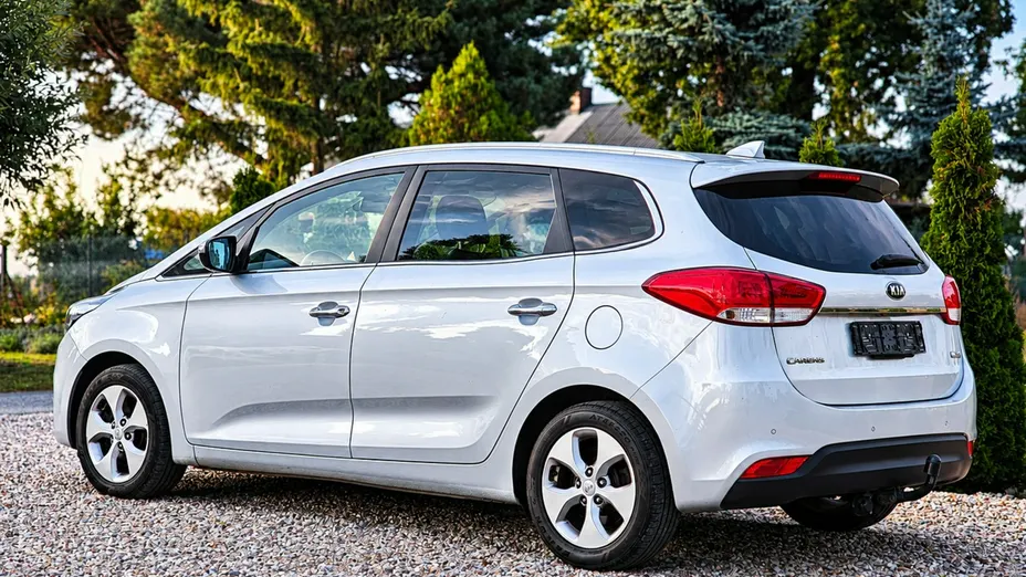 KIA Carens -