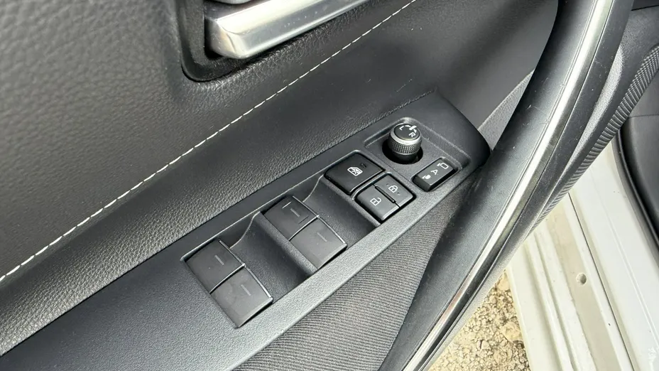 TOYOTA Corolla -