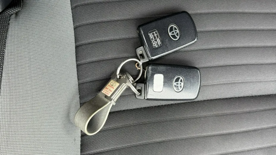 TOYOTA Auris -