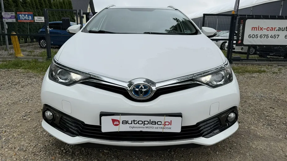 TOYOTA Auris -