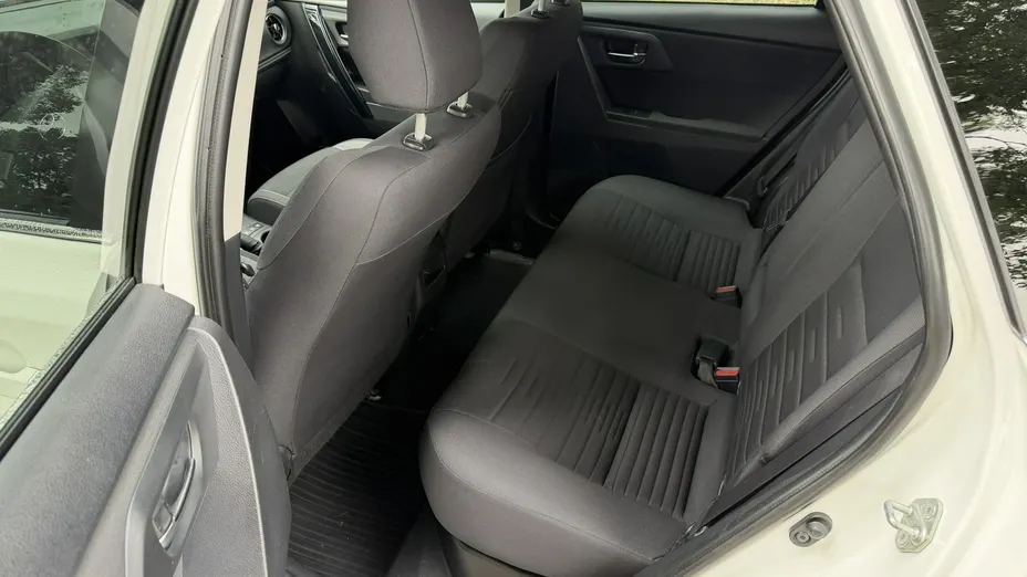 TOYOTA Auris -