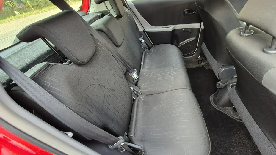 TOYOTA Yaris -