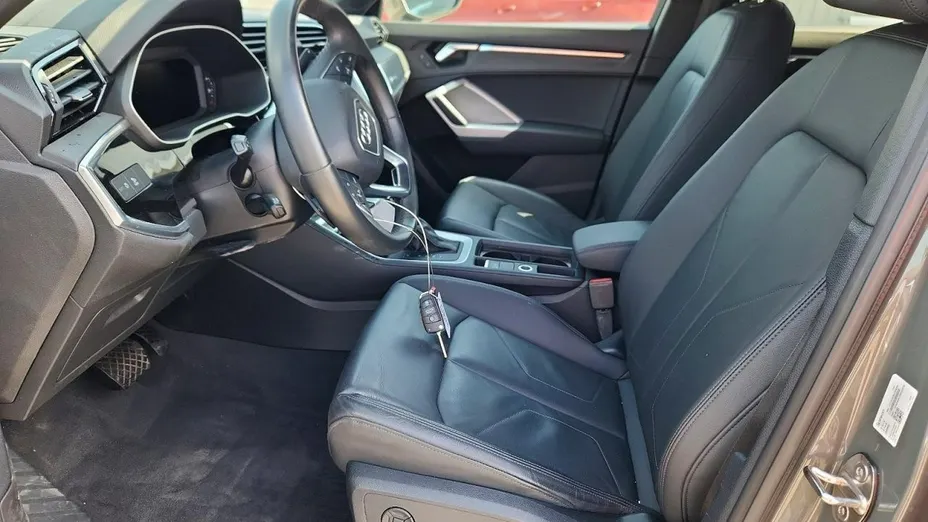 AUDI Q3 -