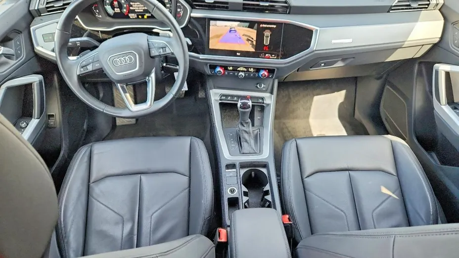 AUDI Q3 -