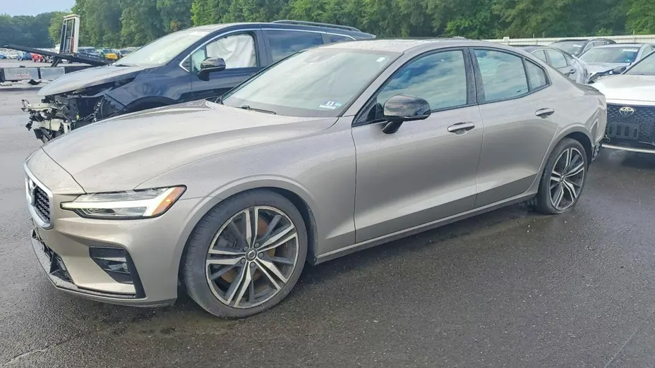 VOLVO S60 -
