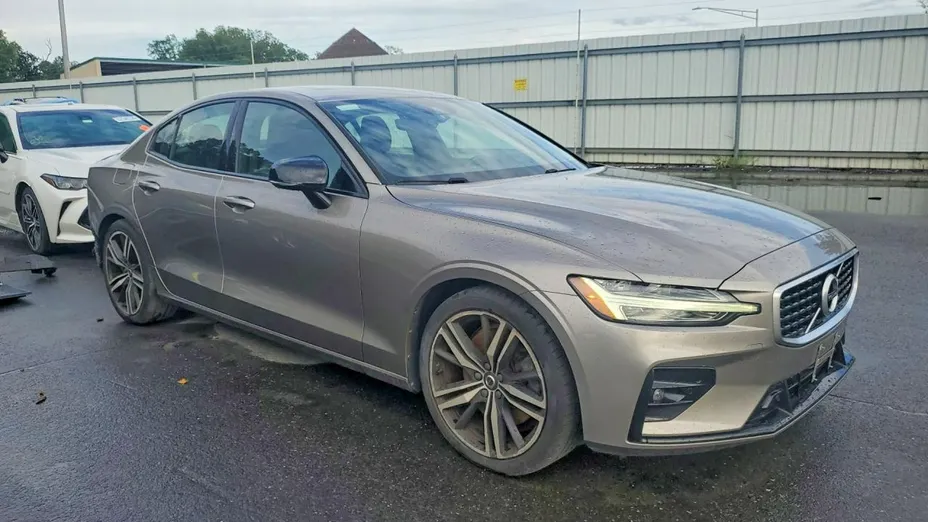 VOLVO S60 -