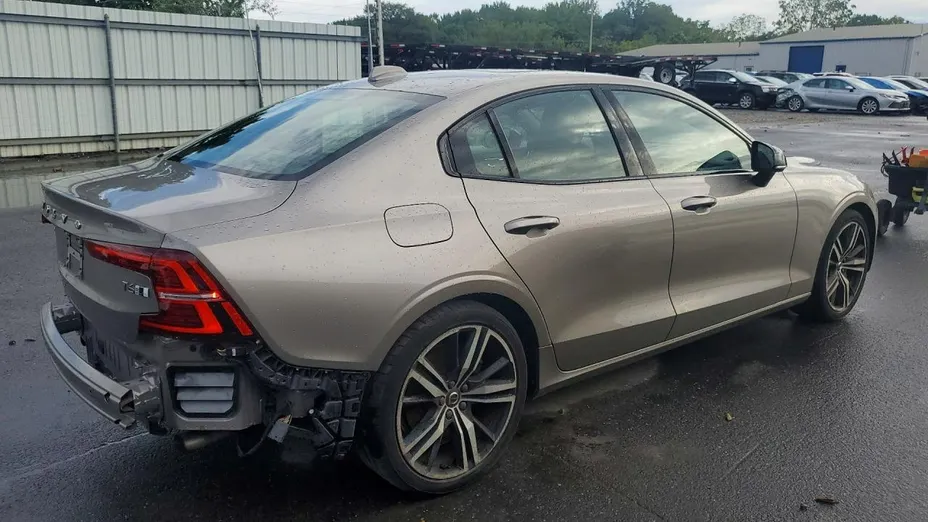 VOLVO S60 -
