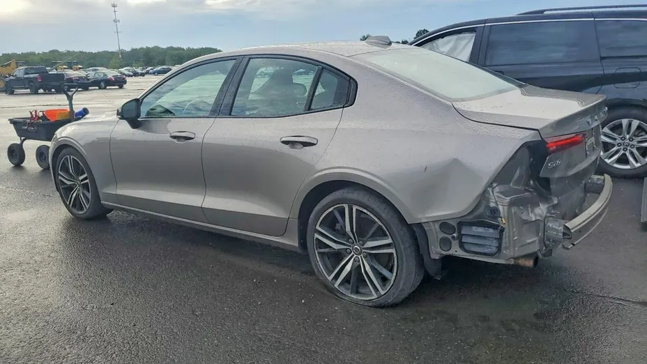 VOLVO S60 -