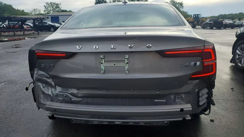 VOLVO S60 -