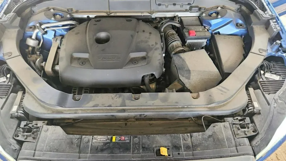 VOLVO XC60 -