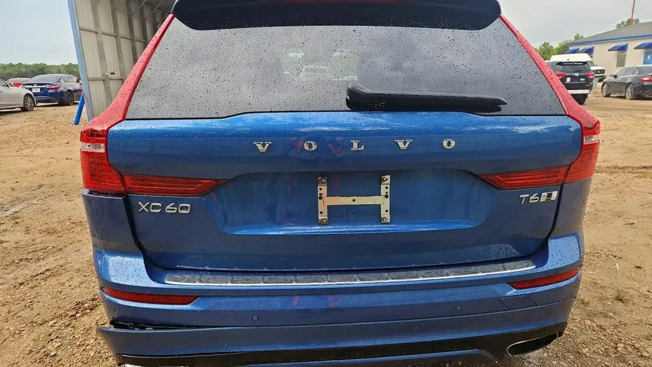 VOLVO XC60 -