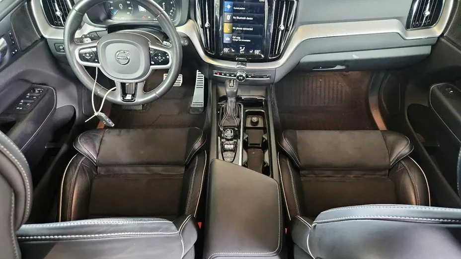 VOLVO XC60 -