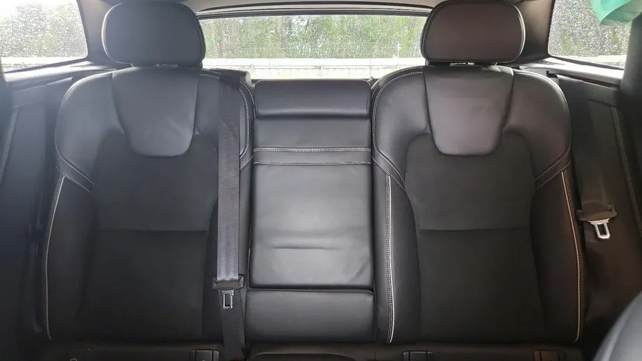 VOLVO XC60 -