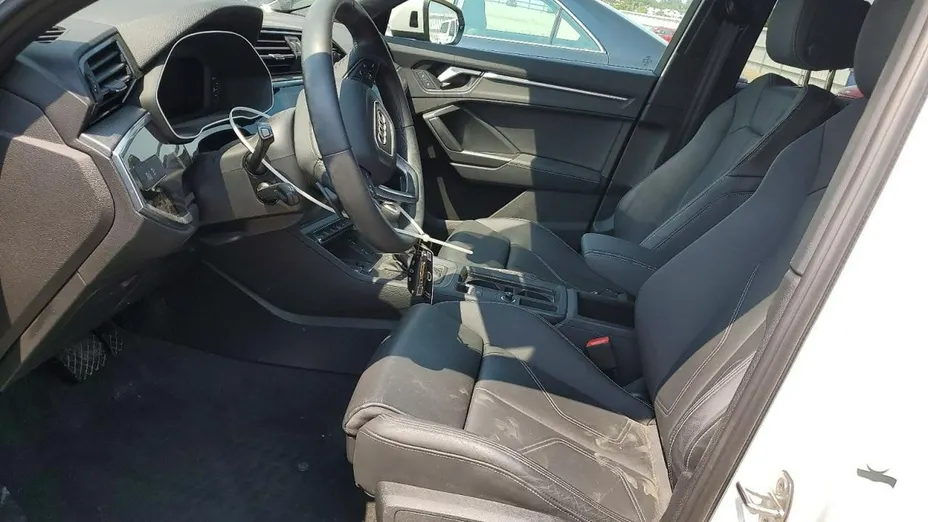 AUDI Q3 -