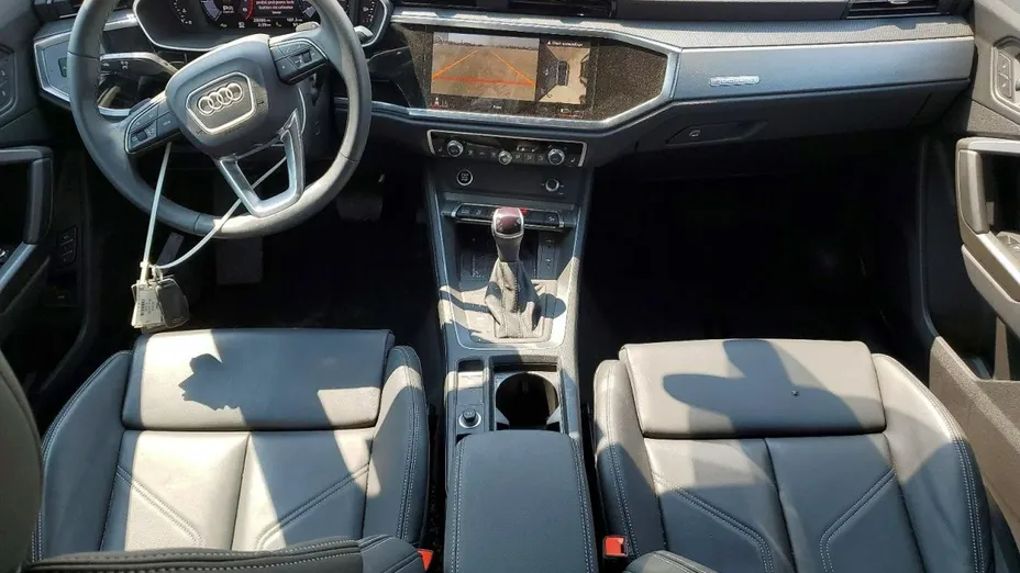 AUDI Q3 -