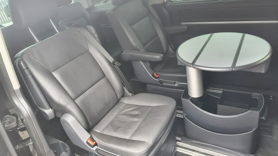 VOLKSWAGEN Multivan -