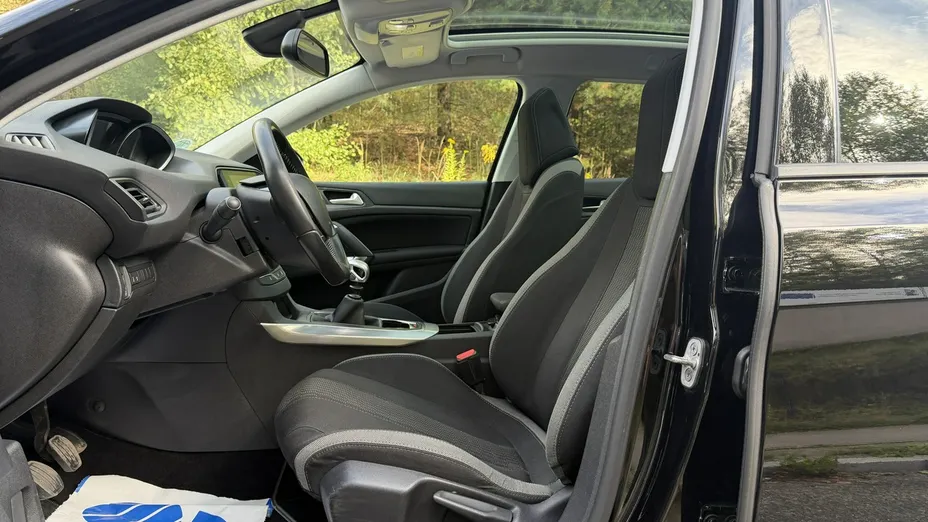 PEUGEOT 308 -