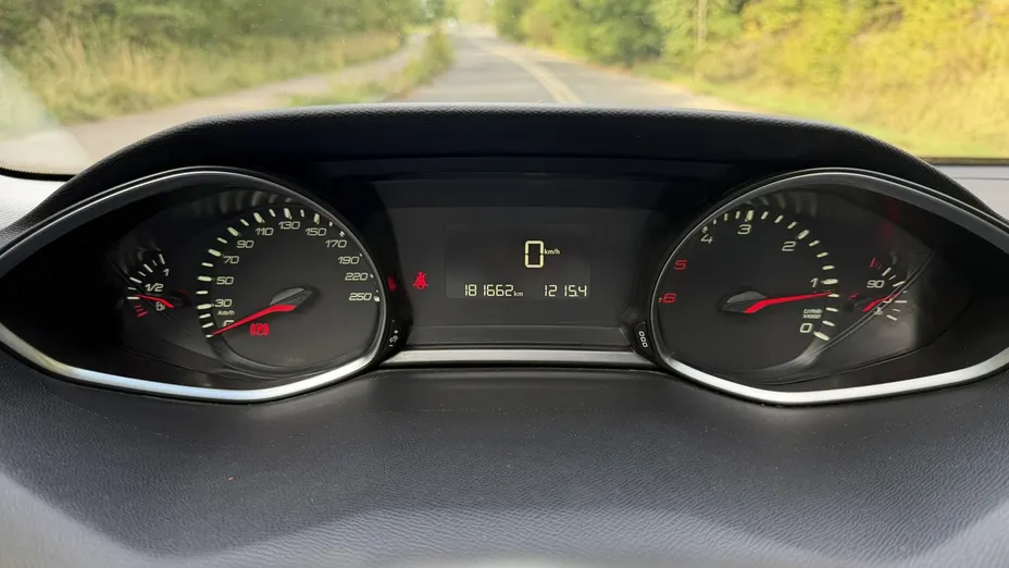 PEUGEOT 308 -