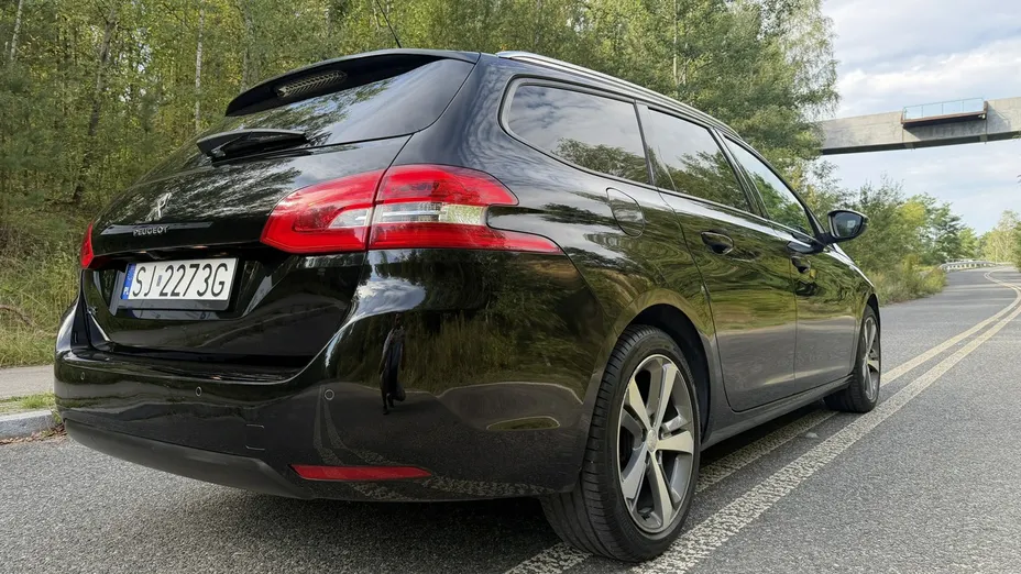 PEUGEOT 308 -