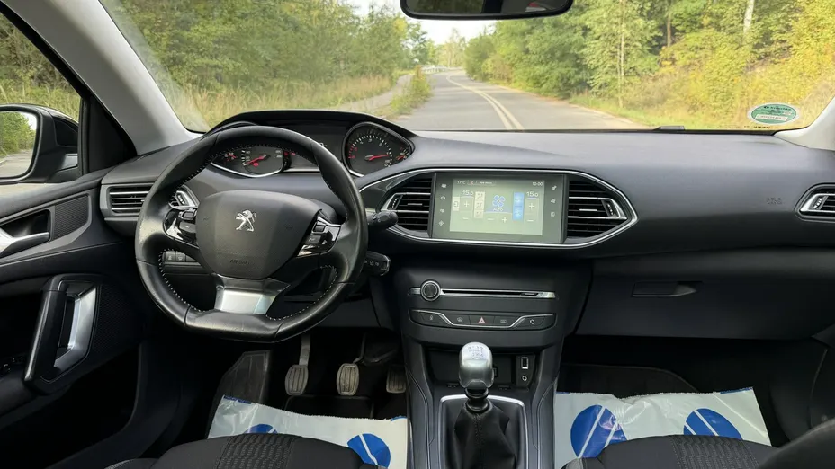 PEUGEOT 308 -